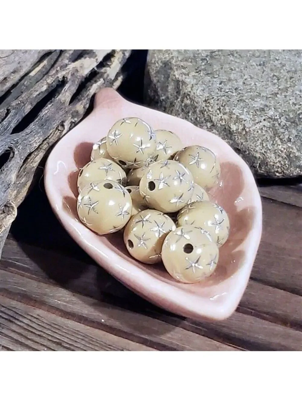 10 Vintage Retro Beige Tan Silver Stars 12mm Round Acrylic Shabby Chic Beads